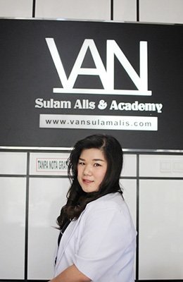 Fanny Wiratma Chandra - Owner VAN Sulam Alis & Academy