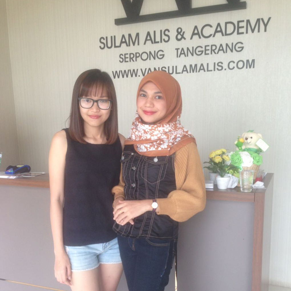 BB Glow Penyanyi Indah Nevertari