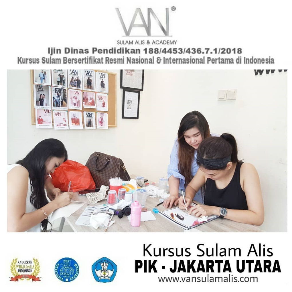 EYEBROW CLASS BY FANNY CHAN